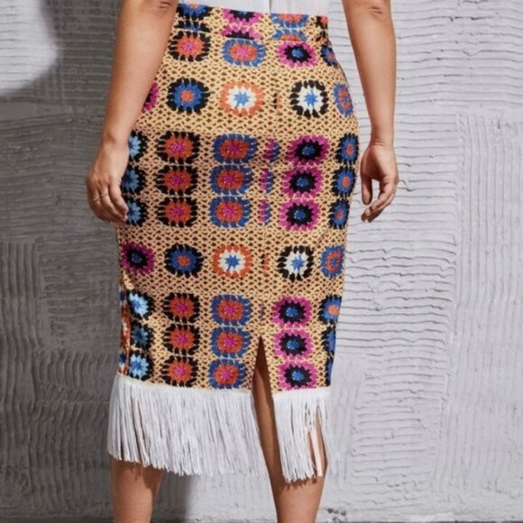 SHEIN Boho Bodycon Curve Crochet look pattern with long fringe. Women's size 3XL - Picture 5 of 10